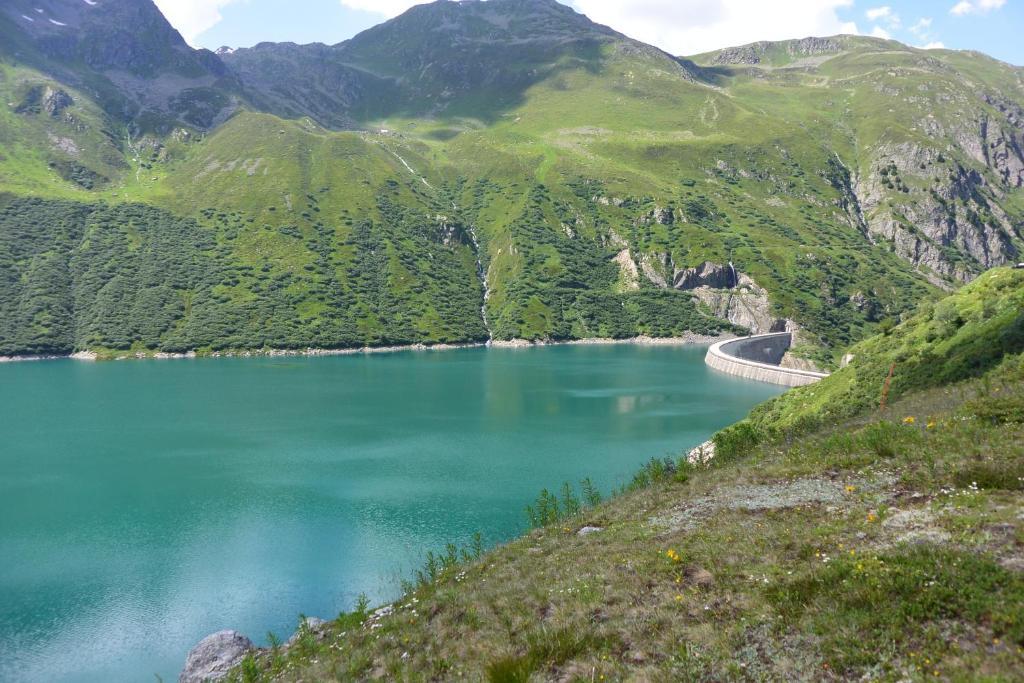 Hotel La Cruna Sedrun Kültér fotó